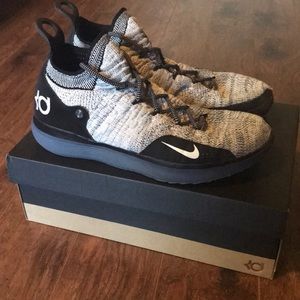 Zoom KD 11 ‘white black’